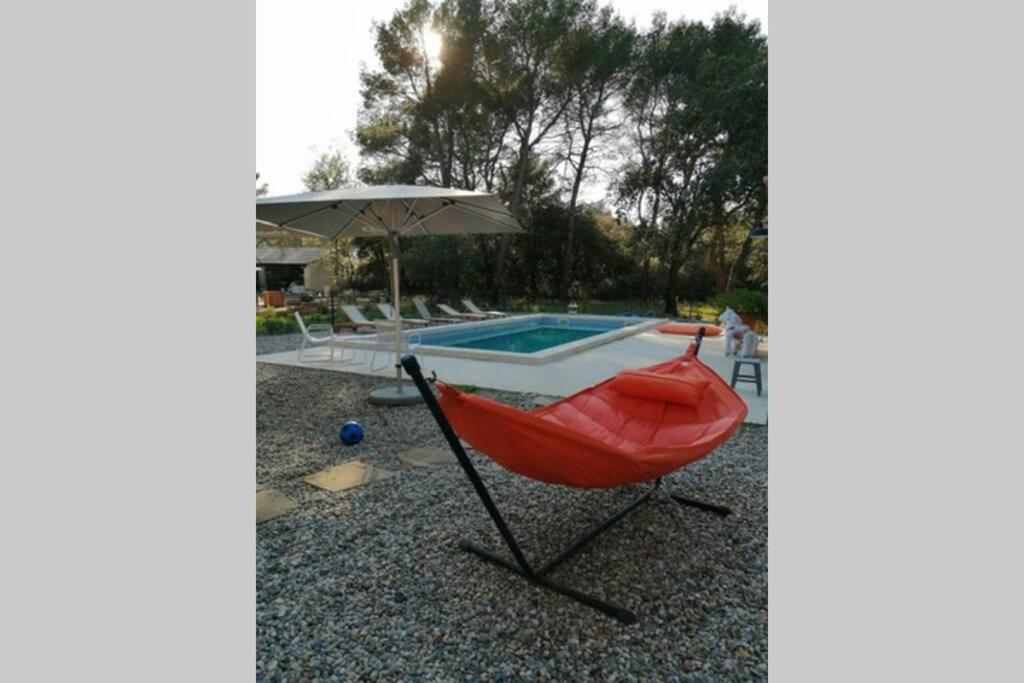 Gite Dans Les Pins Avec Piscine Villa Mazan Kültér fotó