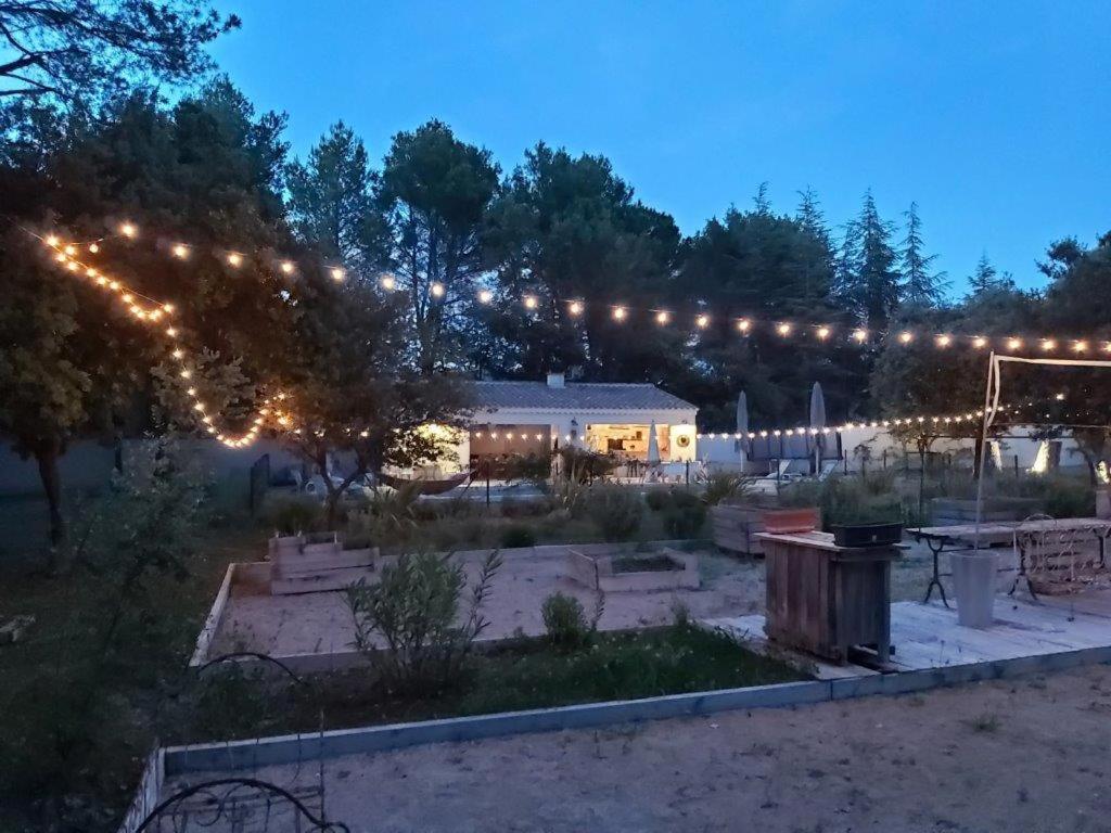 Gite Dans Les Pins Avec Piscine Villa Mazan Kültér fotó