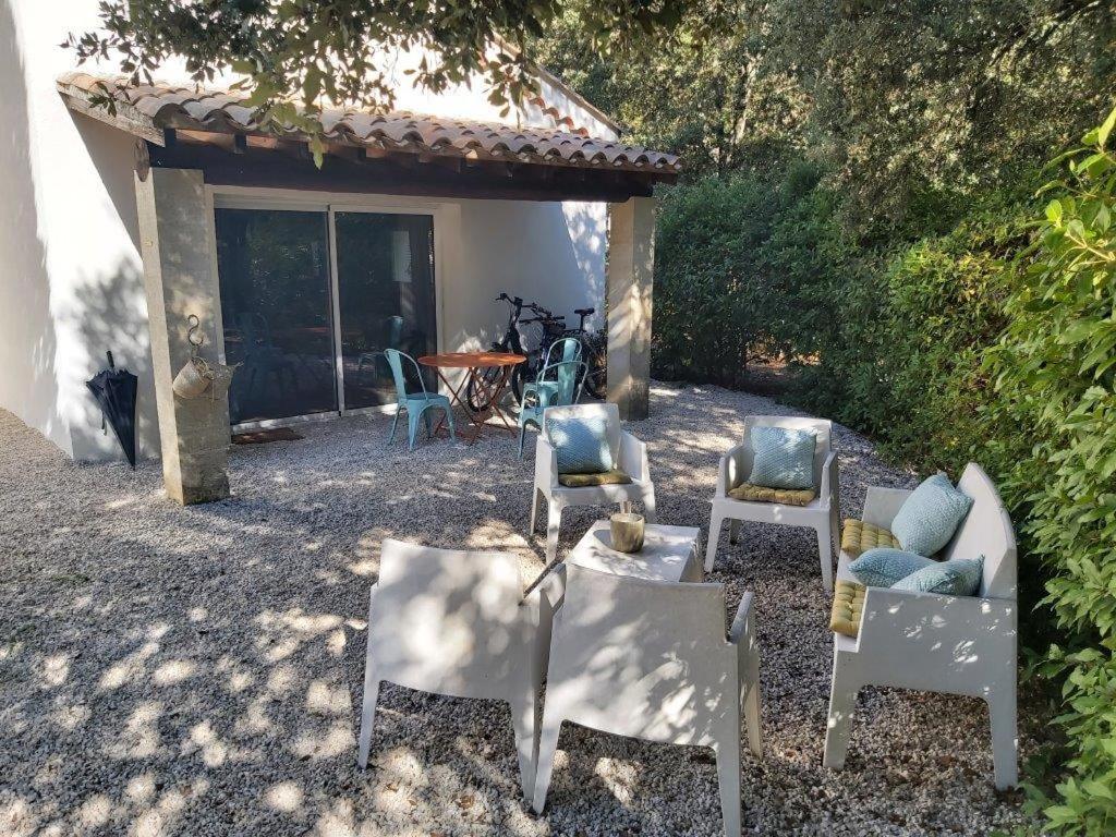Gite Dans Les Pins Avec Piscine Villa Mazan Kültér fotó